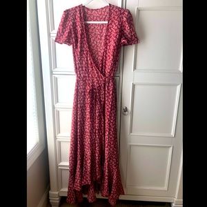 Shein floral wrap dress. Size small. Never worn.